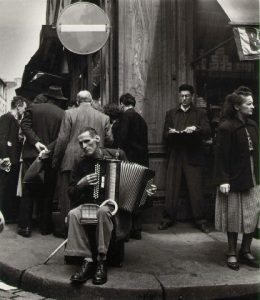 doisneau_accordionist(1)